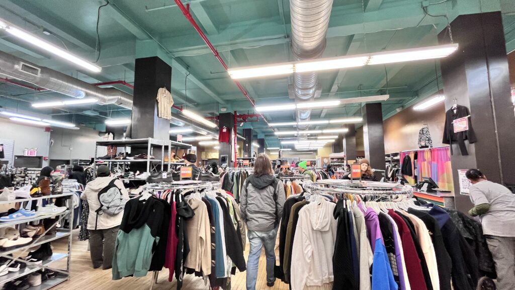 New York Vintage Shops: A Hipster’s Treasure Hunt—Top 4 NYC Vintage Spots 4 New York Vintage Shops - Buffalo Exchange NYC